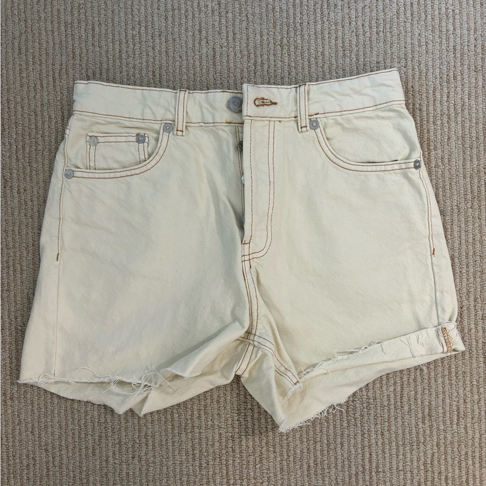 zara off white shorts